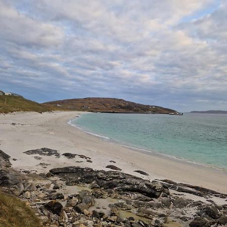Loch An Eilean Pod Isle Of South Uist Villa Pollachara Exterior photo