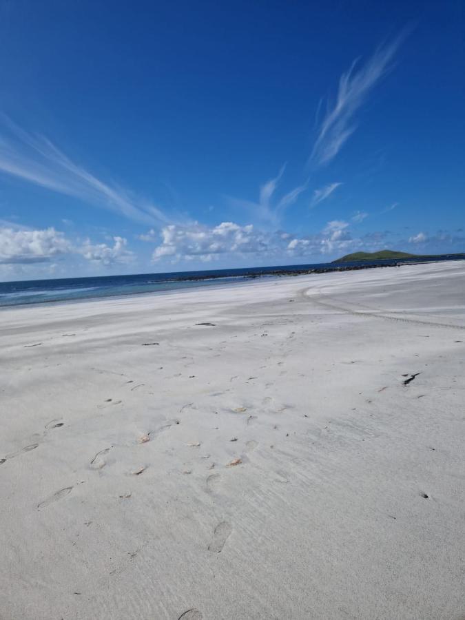 Loch An Eilean Pod Isle Of South Uist Villa Pollachara Exterior photo