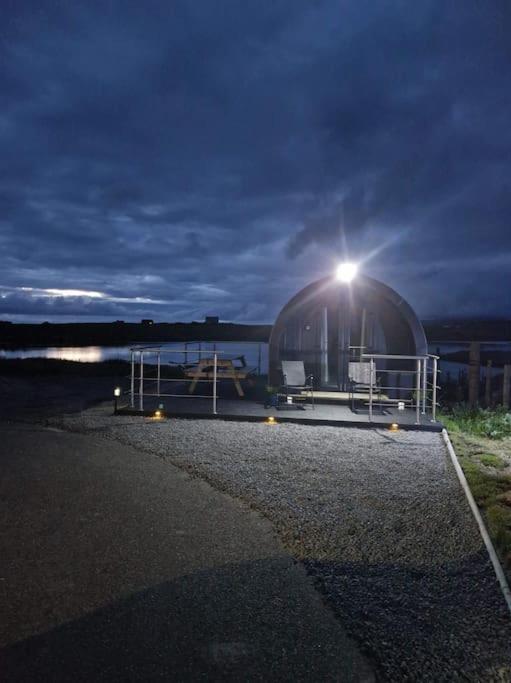 Loch An Eilean Pod Isle Of South Uist Villa Pollachara Exterior photo
