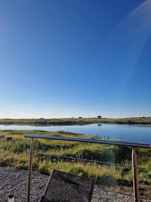 Loch An Eilean Pod Isle Of South Uist Villa Pollachara Exterior photo