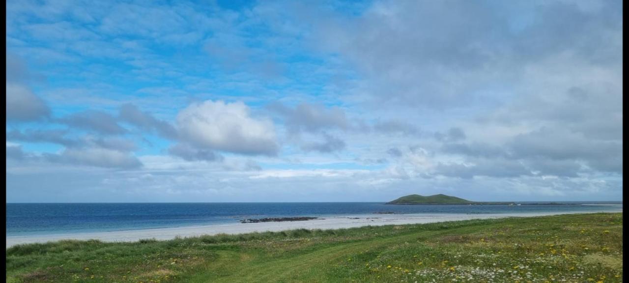 Loch An Eilean Pod Isle Of South Uist Villa Pollachara Exterior photo