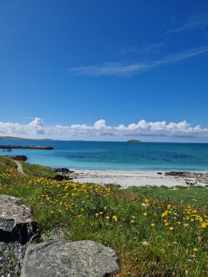Loch An Eilean Pod Isle Of South Uist Villa Pollachara Exterior photo