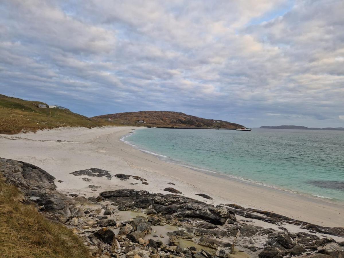 Loch An Eilean Pod Isle Of South Uist Villa Pollachara Exterior photo