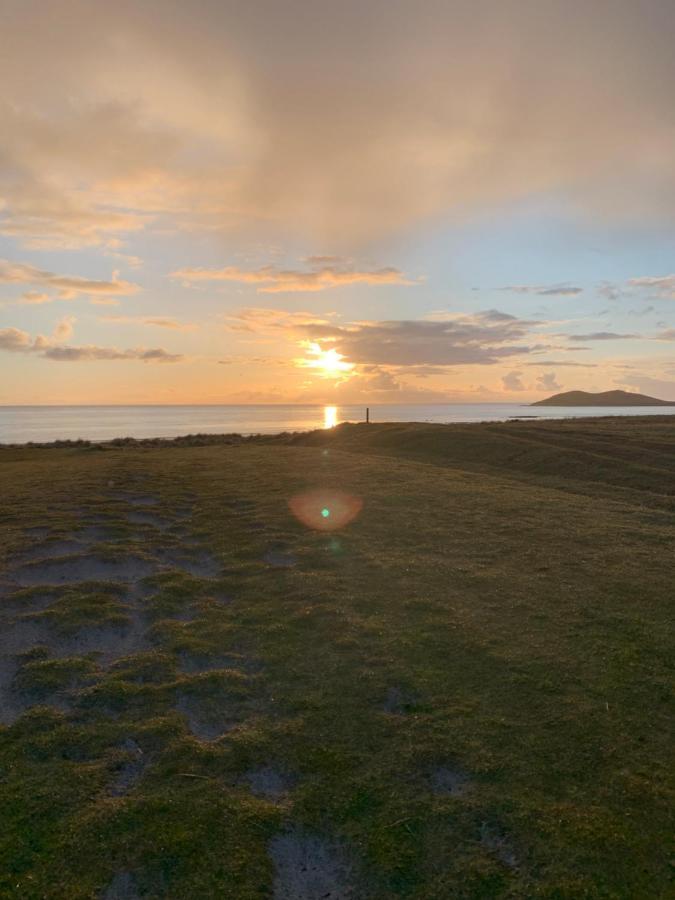 Loch An Eilean Pod Isle Of South Uist Villa Pollachara Exterior photo